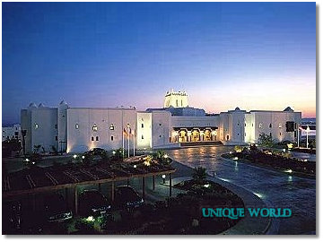 5* Crowne Plaza Resort