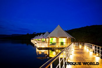   4 Rivers Floating Lodge