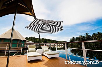   4 Rivers Floating Lodge